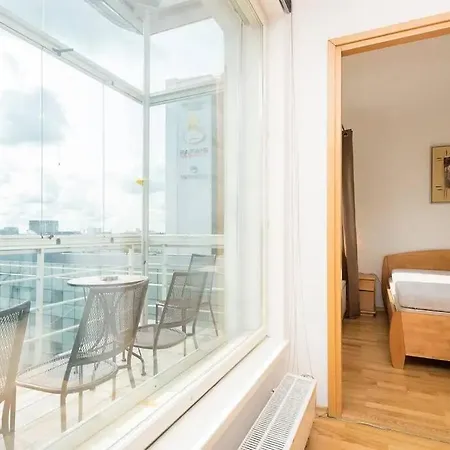 Cozy 2-bedroom Penthouse In The Heart Of *