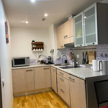 Cozy 2-bedroom Penthouse In The Heart Of アパート