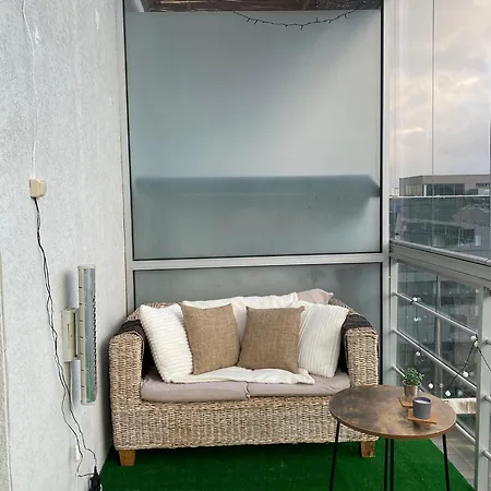 アパート Cozy 2-bedroom Penthouse In The Heart Of