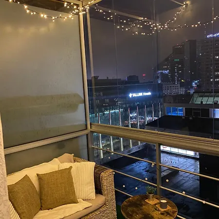 アパート Cozy 2-bedroom Penthouse In The Heart Of タリン