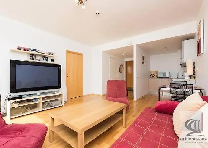 Appartamento Cozy 2-bedroom Penthouse In The Heart Of Reval