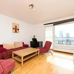 Cozy 2-bedroom Penthouse In The Heart Of Apartamento