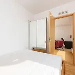 Apartamento Cozy 2-bedroom Penthouse In The Heart Of *