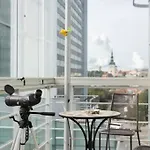Cozy 2-bedroom Penthouse In The Heart Of Apartamento