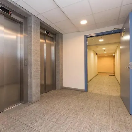 Cozy 2-bedroom Penthouse In The Heart Of Appartement